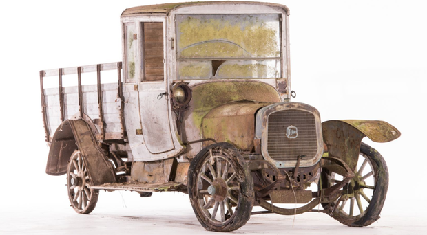 1911-delahaye-type-43-truck.png 