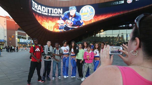 Islanders-fans-at-Barclays-Center 