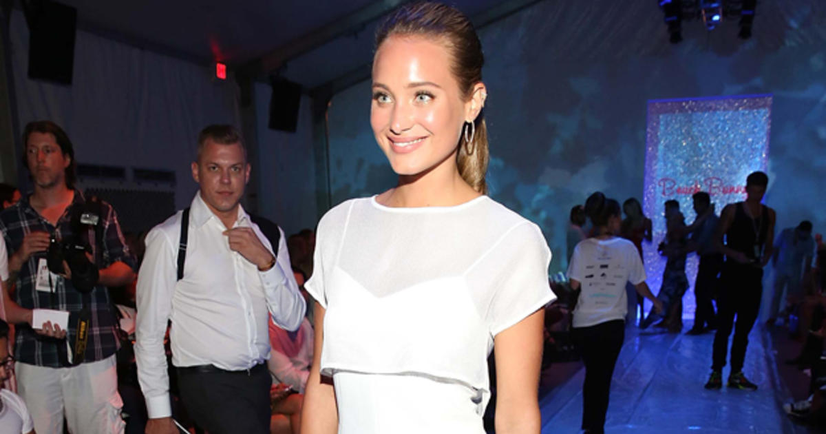 Hannah Davis, Derek Jeter's Squeeze, Lands Sports Illustrated Swimsuit  Cover