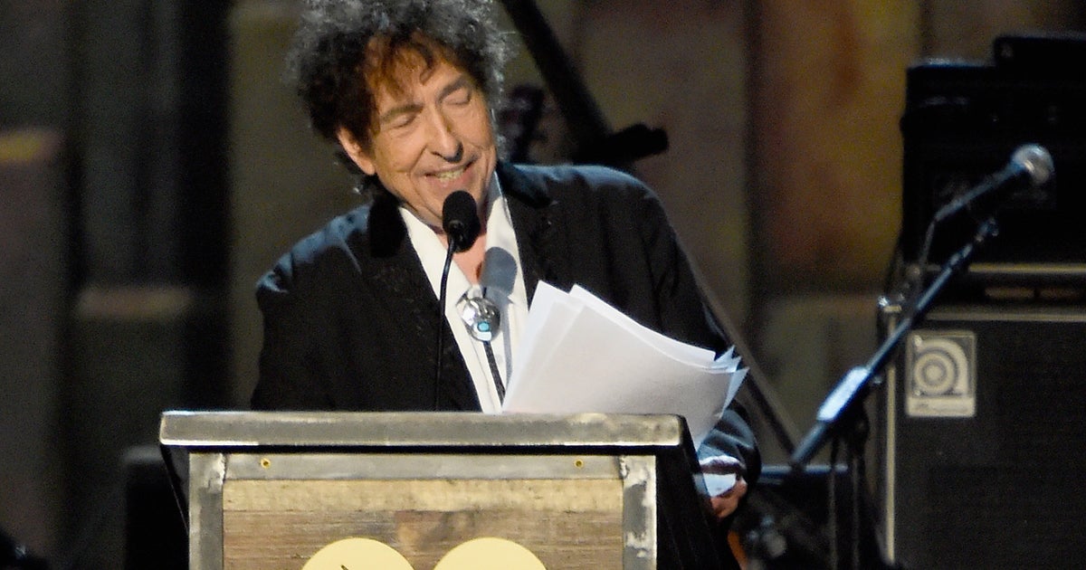 Bob Dylan gives career-spanning speech at MusiCares gala - CBS News