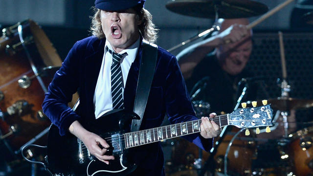 1-angus-young-of-acdc.jpg 