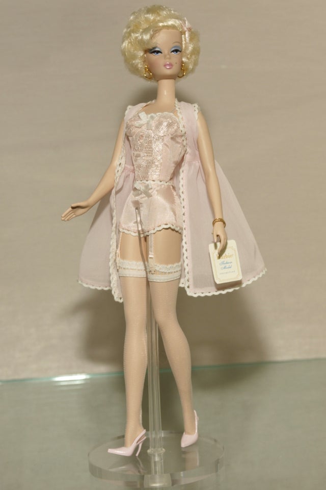 1960barbie.jpg 
