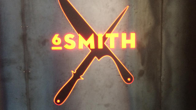 6smith-sign.jpg 