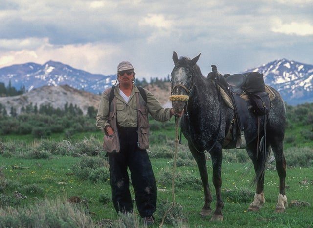 yellowstone-steve-fuller-with-horse.jpg 