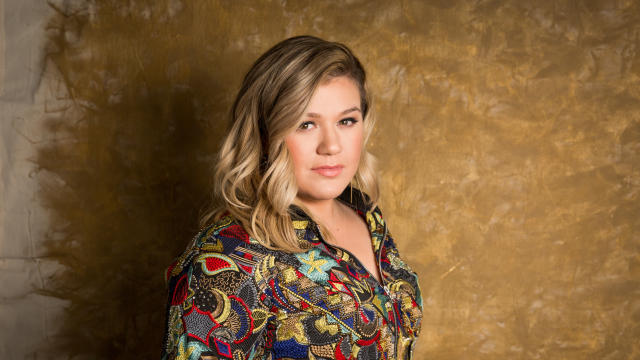 Overweight)) ((chubby)), Kelly Clarkson, small breasts, long brown