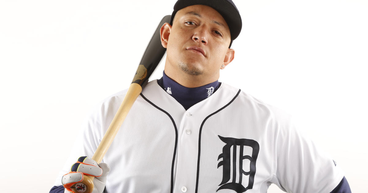 Star slugger Miguel Cabrera, Tigers start spring with a new