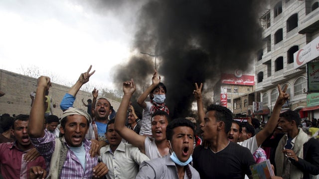 Anti-Houthi protesters demonstrate in Yemen's southwestern city of Taiz 