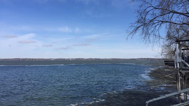 lake-harriet-ice-out.jpg 