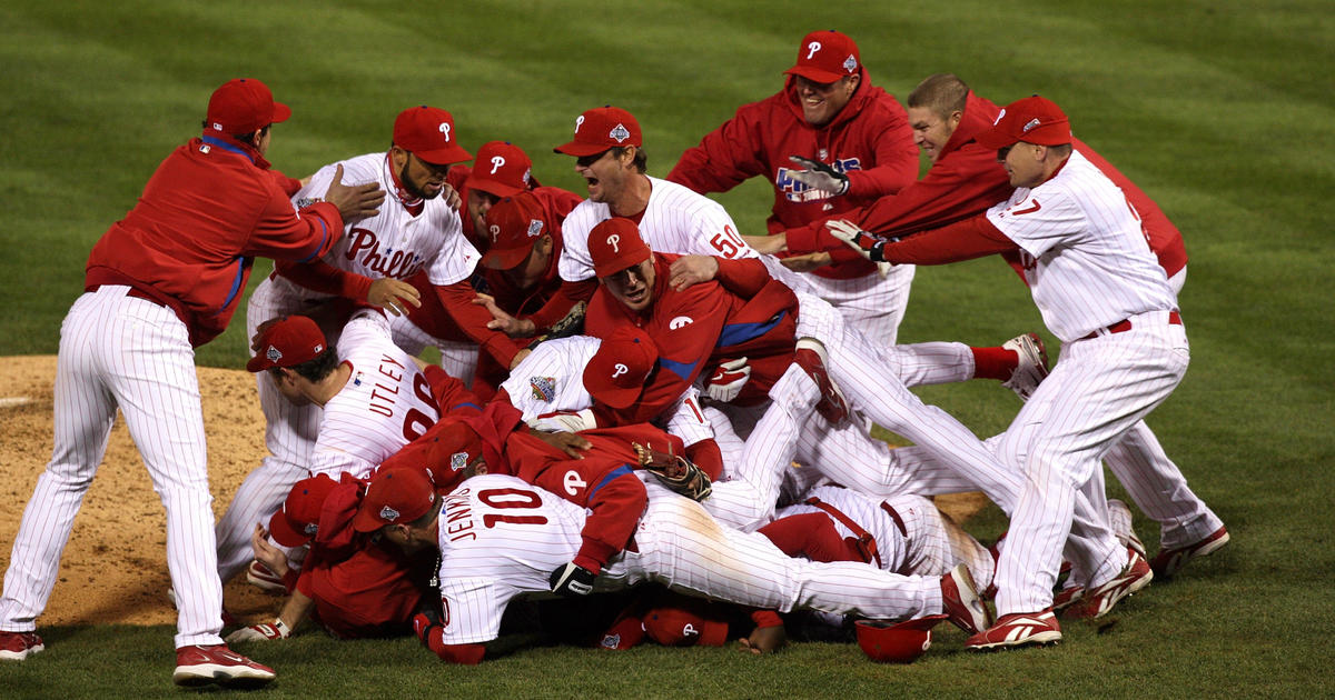 The Philadelphia Phillies pose for their 2009 team photo at Citizens  News Photo - Getty Images