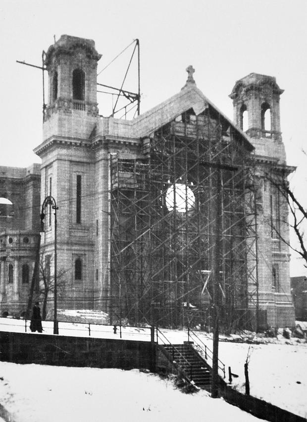 13-construction-facade-winter-1912.jpg 