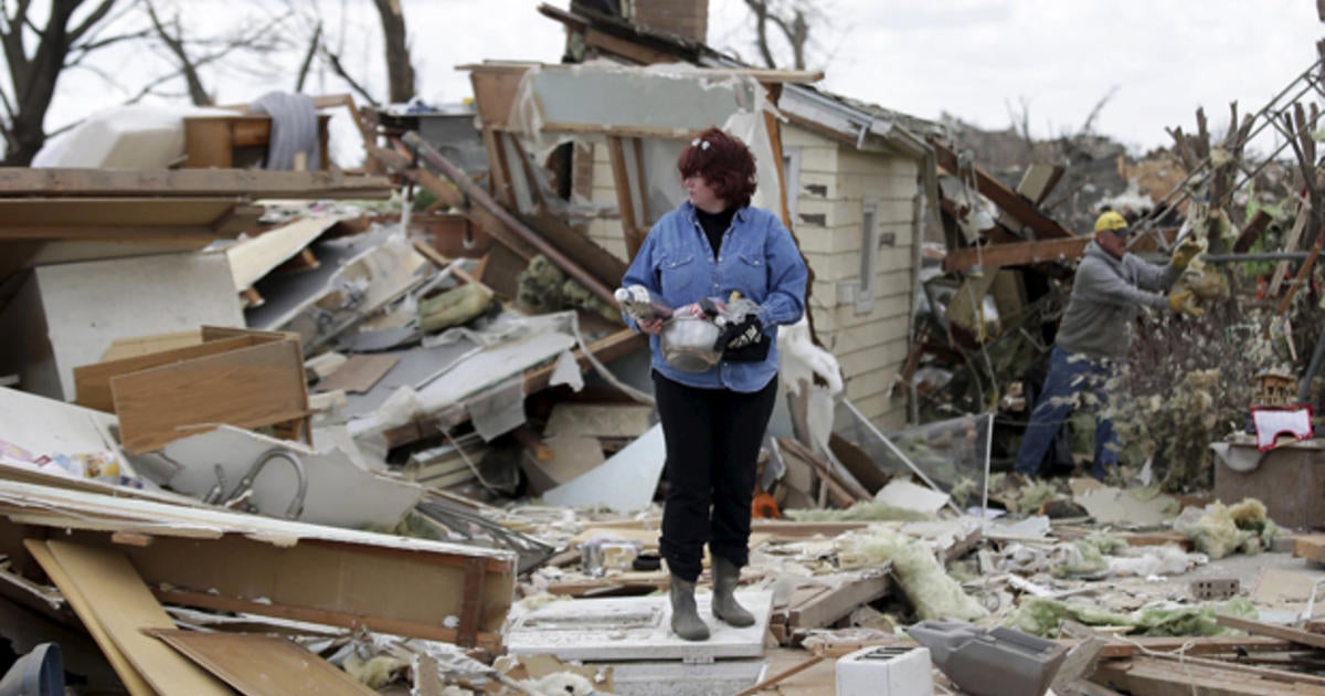 Illinois residents assess what's left after deadly tornado strikes ...