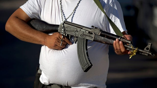 mexicovigilanteap529092114353.jpg 
