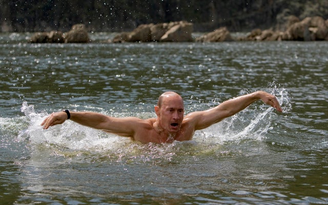 putinswimmingrtr26f3x.jpg 
