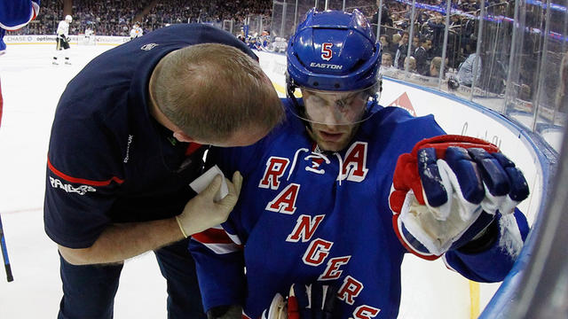 dan-girardi-injured.jpg 