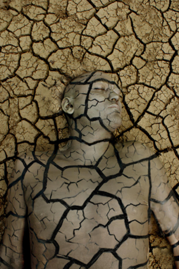body-painting-broken-soil.jpg 