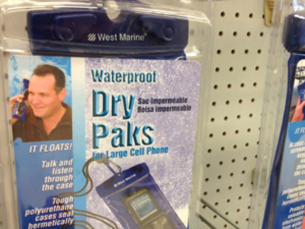 West Marine Waterproof Dry Pak (credit: Randy Yagi) 