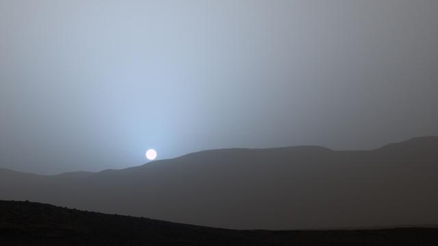 mars-sunset-msl-curiosity-martian-sky-pia194001-full.jpg 