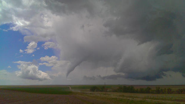 tornado-sighting-1-from-mike-umscheid-tweet-mikeumsc.jpg 