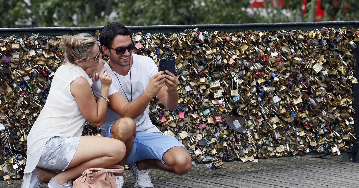 Love locks - Cadenas d'Amour - Paris Bridges