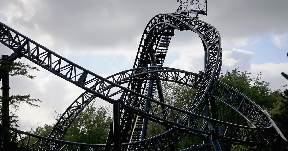 UK roller coaster crash leaves 4 with