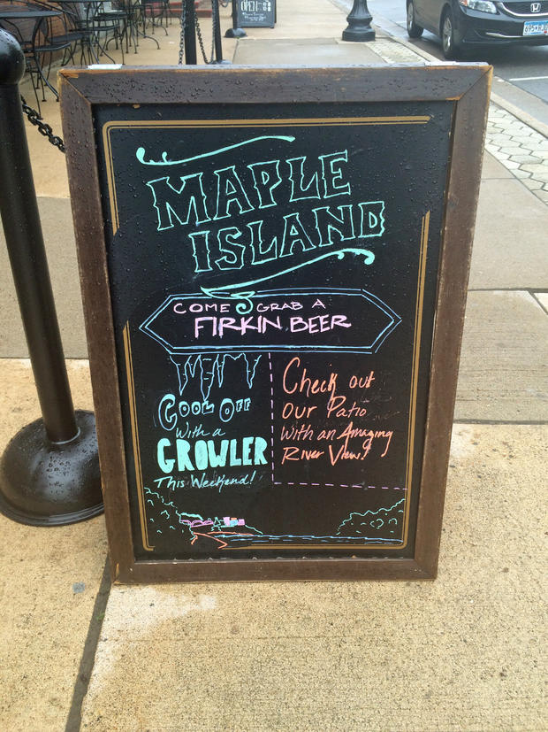 Maple Island Brewing Sign 