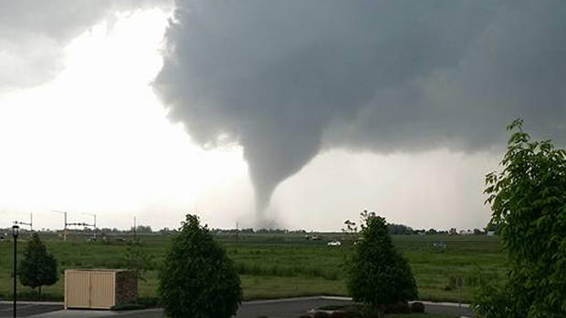 longmont-tornado-from-heather-presho.jpg 