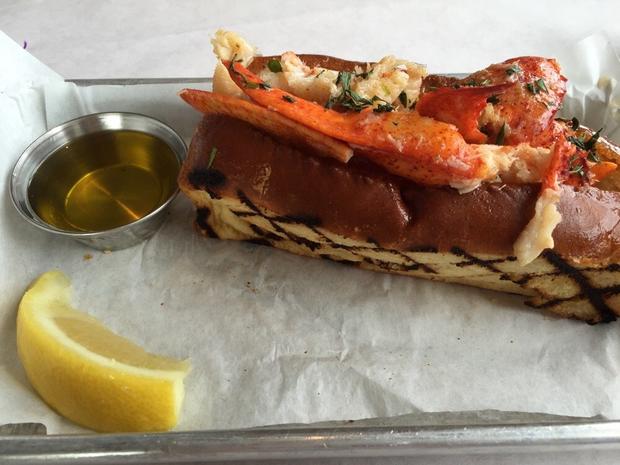 big catch seafood - lobster roll 