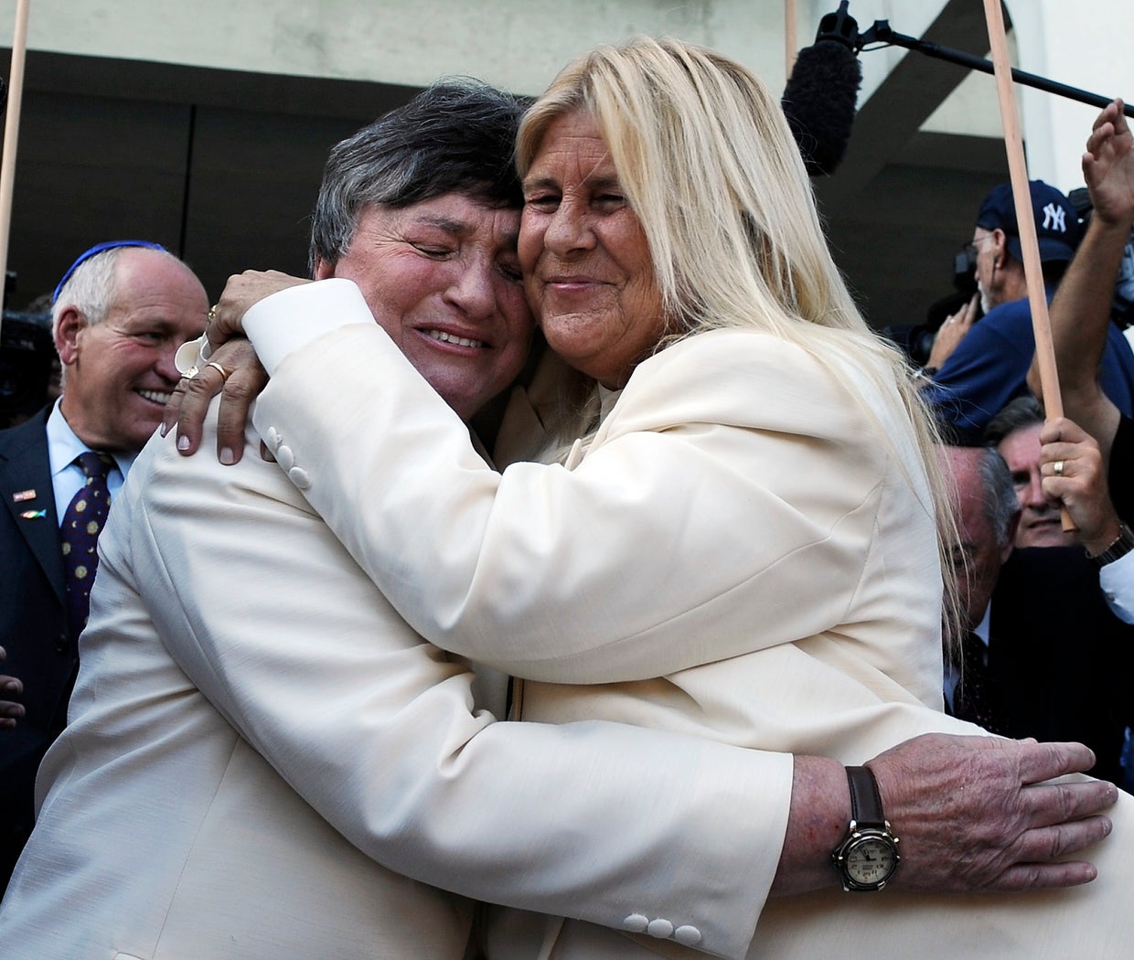 Same Sex Marriage On The Brink? Kim Davis' Bold Supreme Court Move. - rew3ba2
