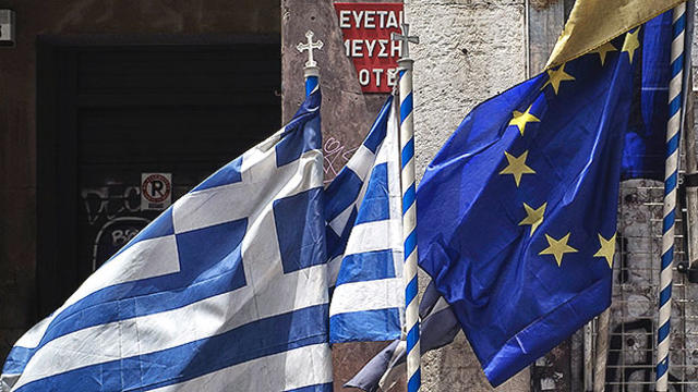 greece-euro-gettyimages-475712008.jpg 