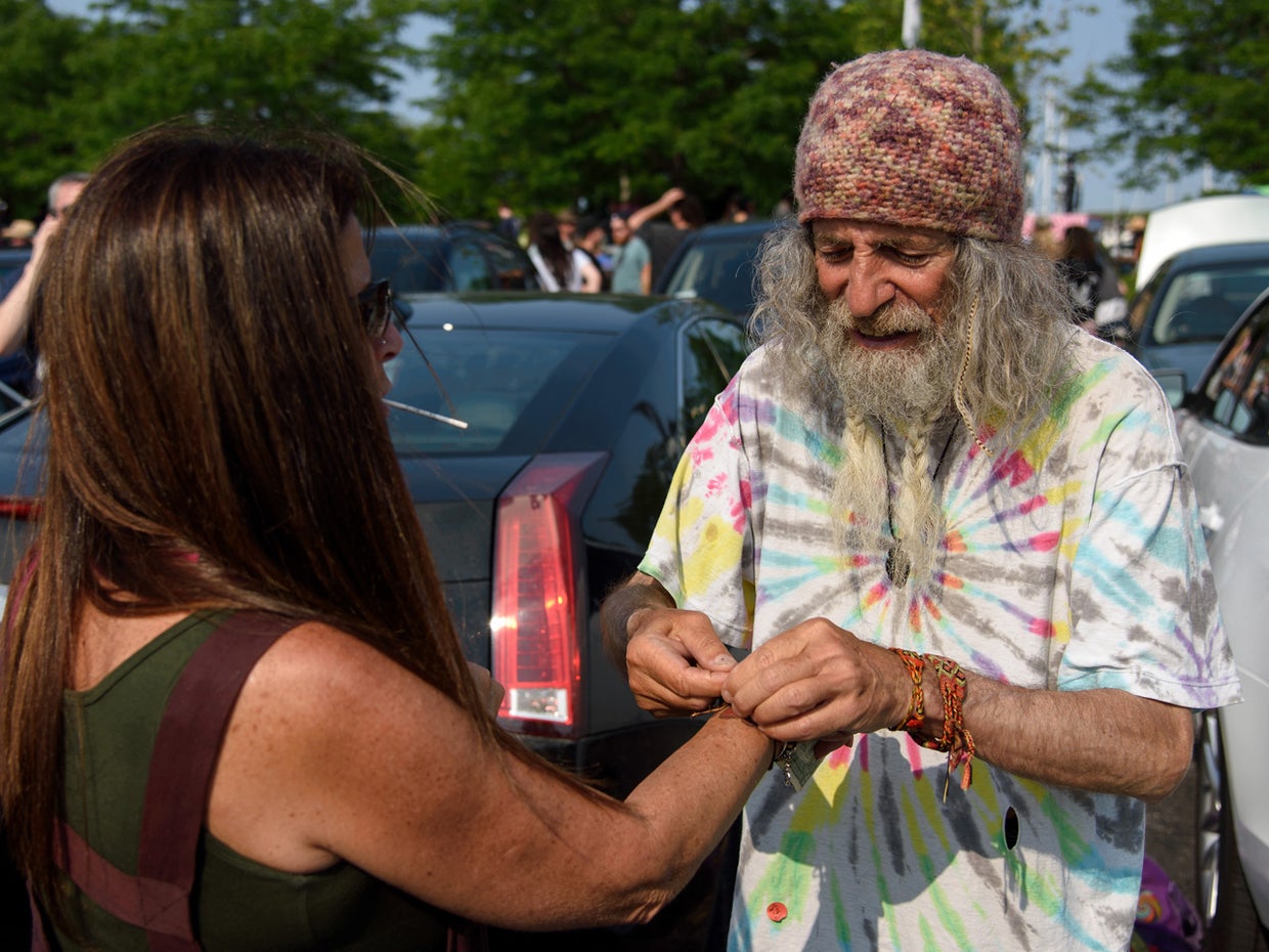 chuck taylor grateful dead