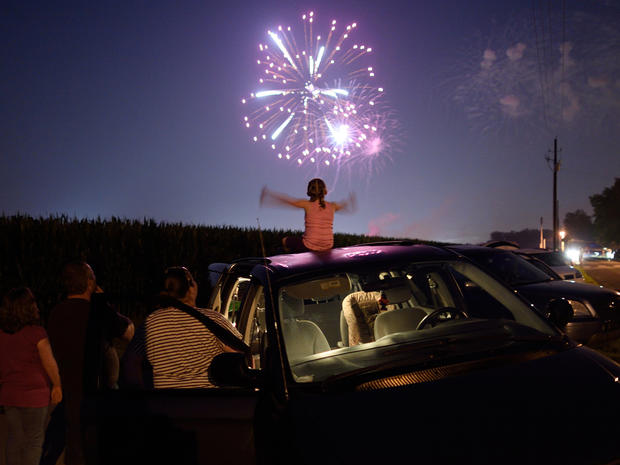 fireworks-2015-getty-479402778.jpg 