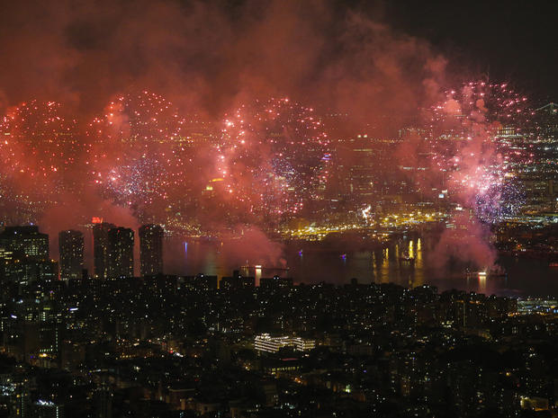 fireworks-nyc-479499600.jpg 