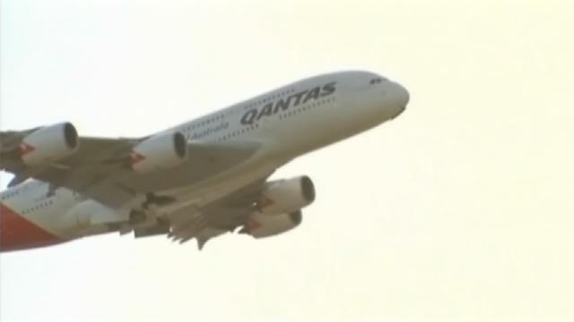 qantas_airlines_plane_0710.jpg 