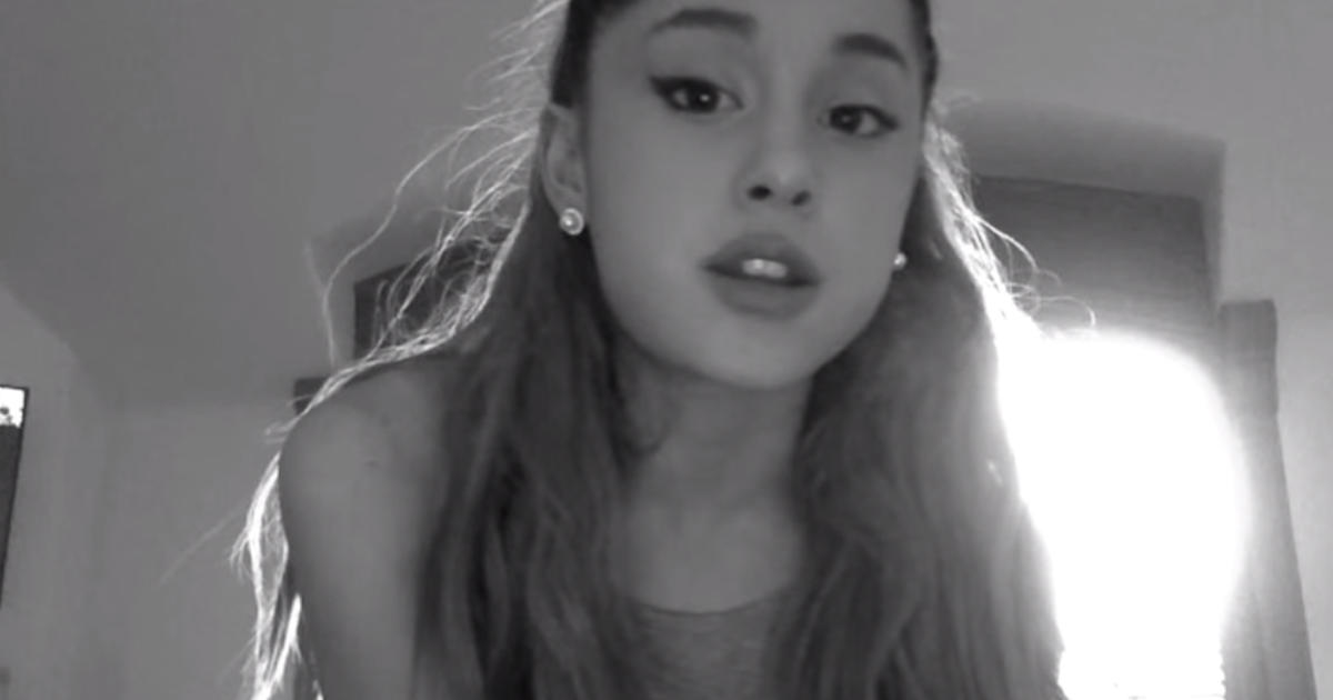 Ariana Grande apologizes for 