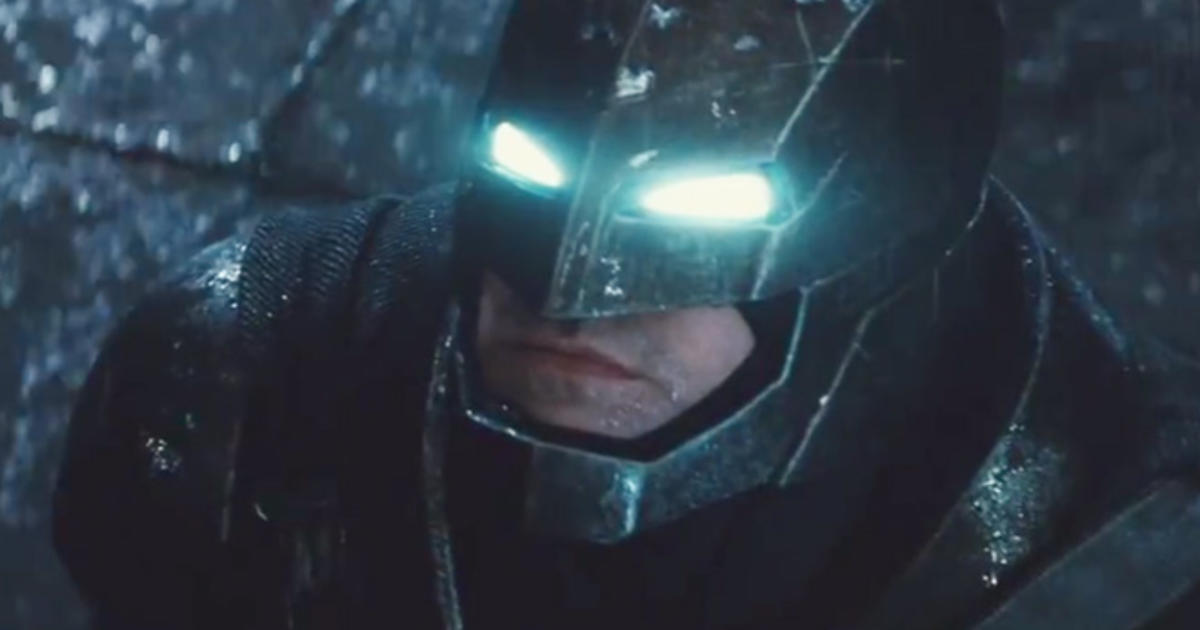 Batman v Superman: Dawn of Justice first look: Henry Cavill as Man of  Steel - CBS News