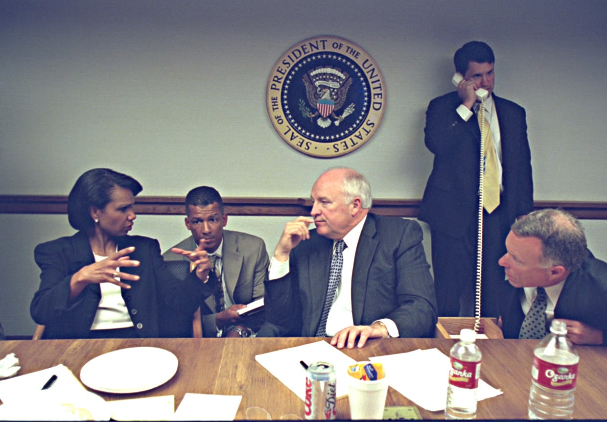 Never before seen photos of Bush administration during 9/11