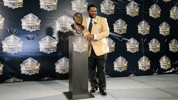 Steelers Great Jerome Bettis Inducted Into Pro Football Hall Of Fame 