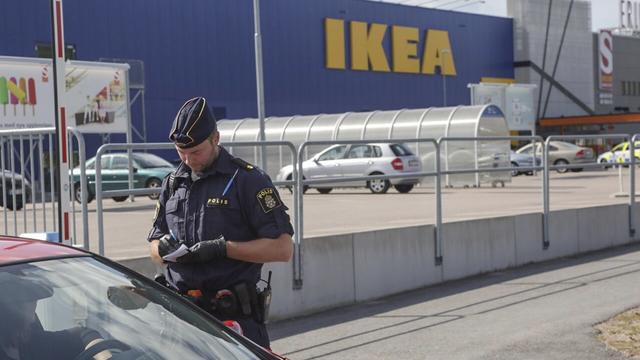 ikea2015-08-10t132500z404390362gf20000019085rtrmadp3sweden-ikea-stabbing.jpg 