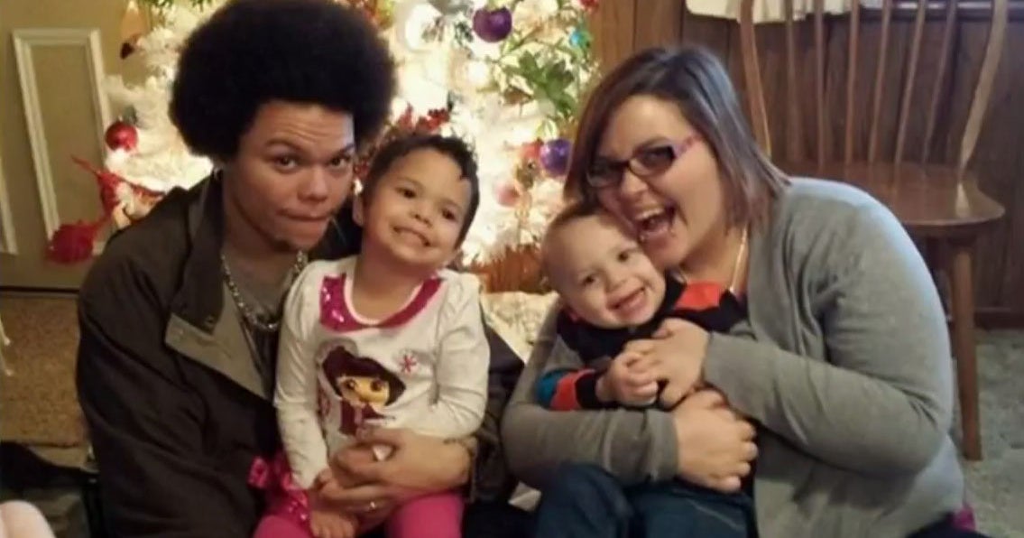 Police: Toddler followed dad back into burning house, died - CBS News