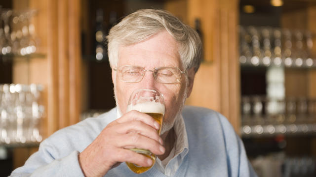 man drinking beer.jpg 