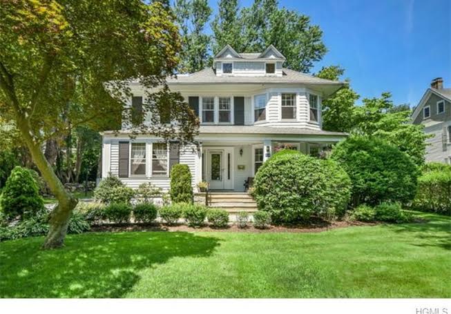 What it costs to live in the top 10 school districts in the U.S.