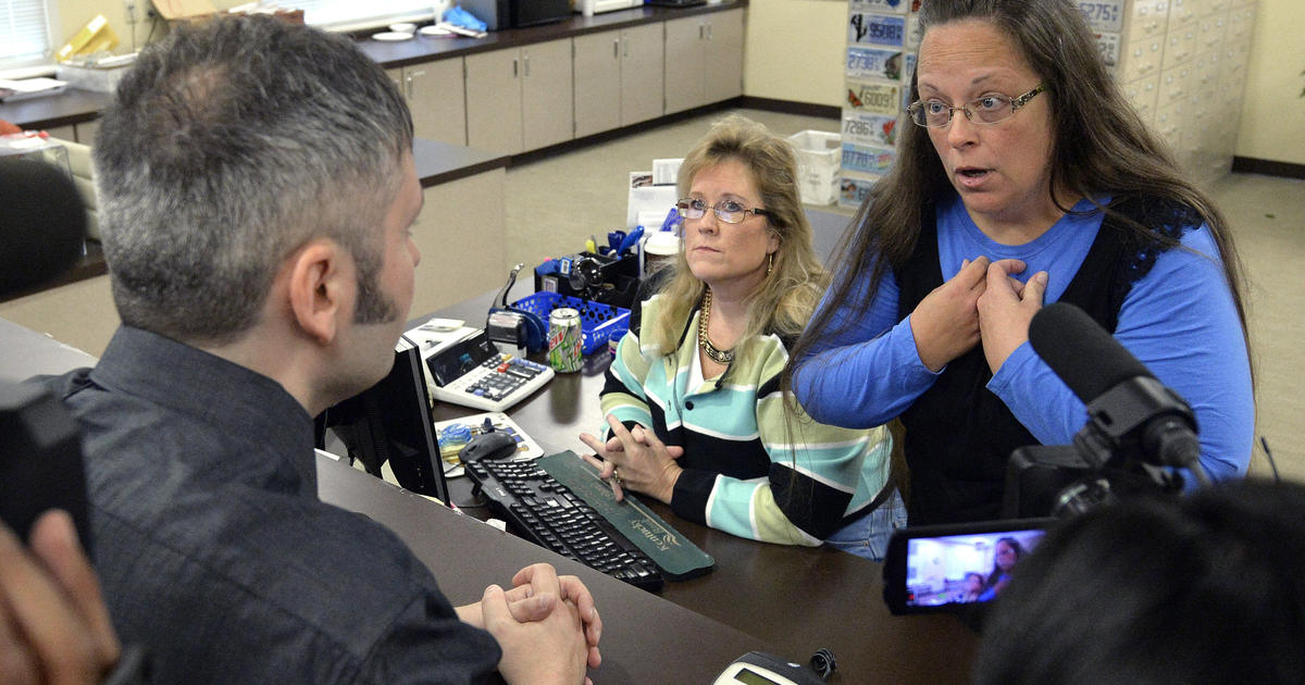 Kentucky Clerk Kim Davis Still Refuses Same Sex Marriage On God S Authority Cbs News