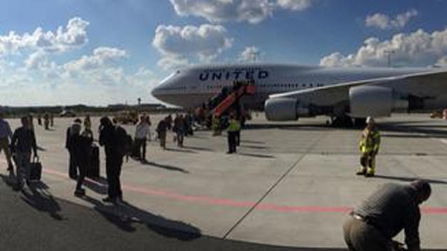 unitedflight902frankfurt.jpg 