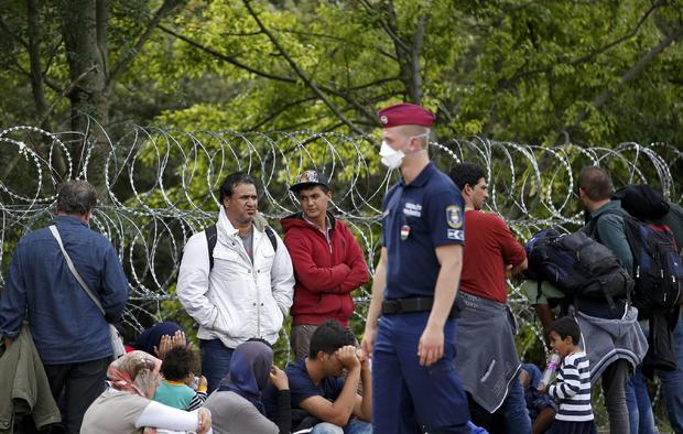 2015-09-15t132407z1713305420lr2eb9f117xp8rtrmadp3europe-migrants-hungary.jpg 