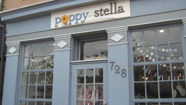 poppy_and_stella.jpg 
