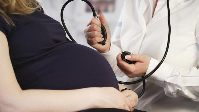 pregnant woman and doctor.jpg 