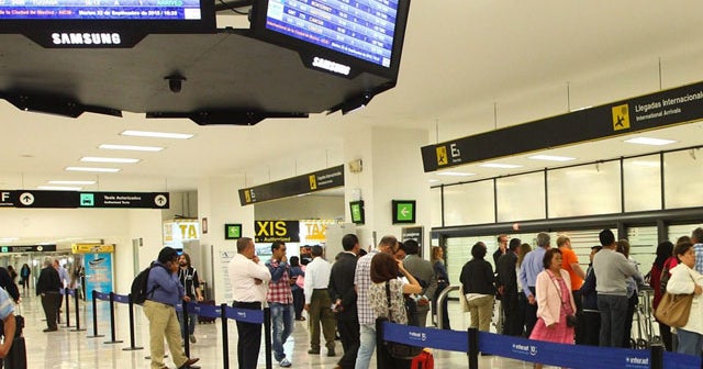 Llega A México Essa Hassan Primer Refugiado Sirio Cbs News