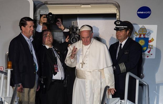 pope-departs.jpg 