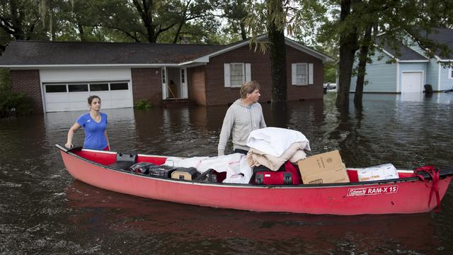 scfloods2015-10-05t234330z1916576624gf10000233489rtrmadp3usa-weather-floods.jpg 