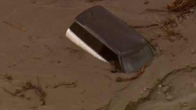 car-in-mud.jpg 